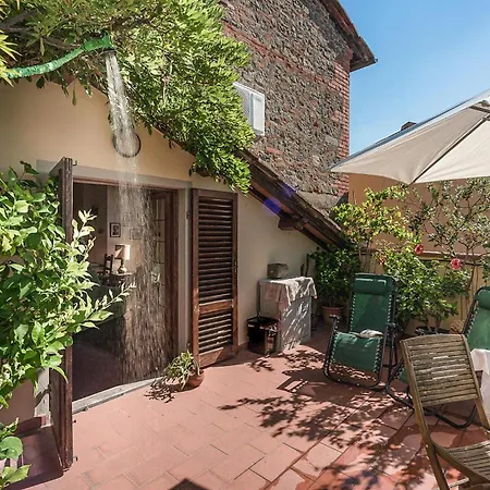 Lovely In * Massa e Cozzile